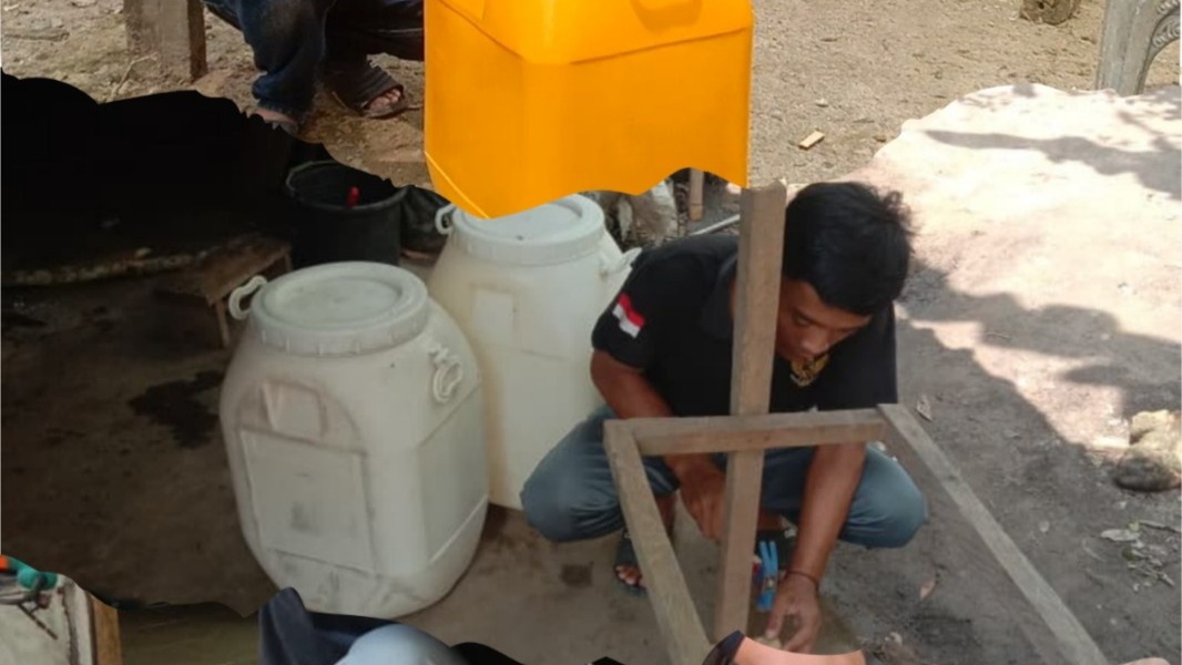 Pembuatan Bank Sampah untuk peduli lingkungan terutama bijak dalam memilih jenis-jenis sampah