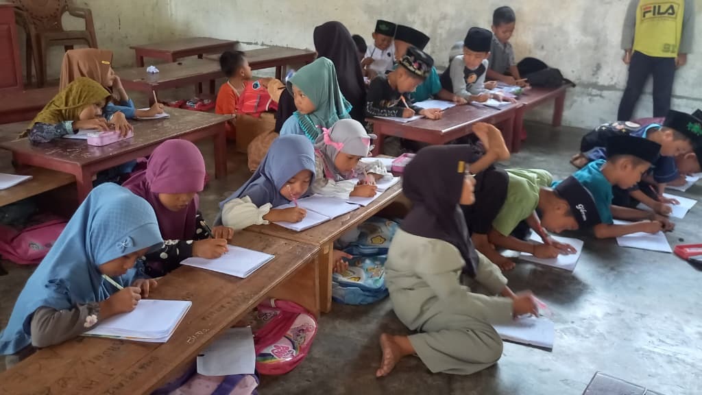 ANAK-ANAK TPA TAMAN AGUNG SEMANGAT BELAJAR AL-QUR'AN DAN AKHLAK MULIA